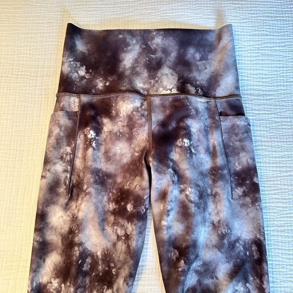 Athleta Cropper Leggings Marbled Charcoal Gray Tie Dye Size XSP - Picture 7 of 8